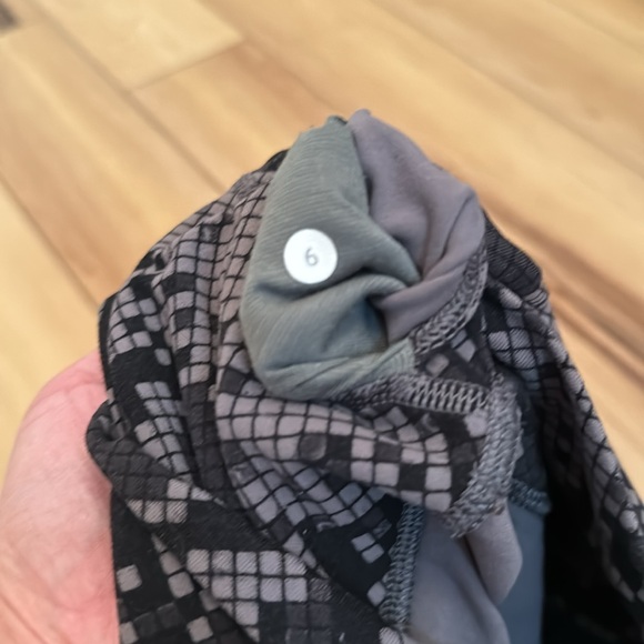 Lululemon Wunder Under Crop High Rise Sz 6 - Picture 6 of 8